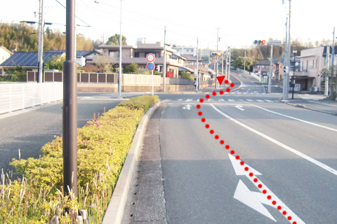 02.志都呂町交差点（左手にJAとぴあ）を超えて行きます。